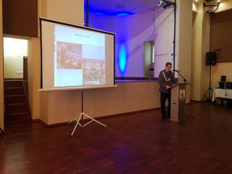 Odprawa Służbowa  i pożegnanie Komendanta Powiatowego Policji w Białogardzie - obszerna fotorelacja.