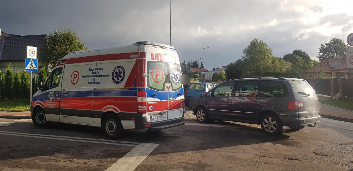 Zderzenie dwóch pojazdów! Kolejny kierowca bez uprawnień! 