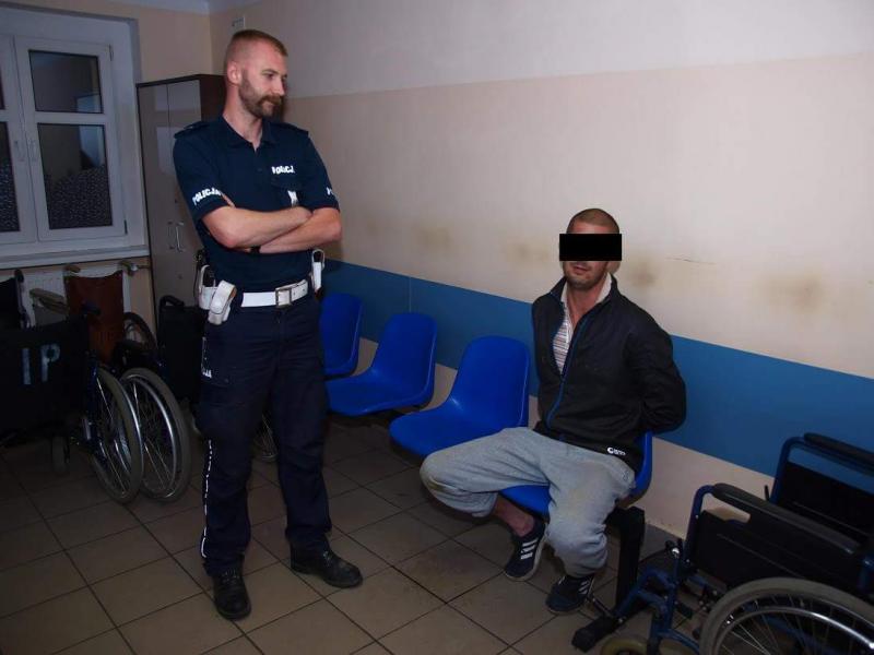 Kierowca motoroweru wydmuchał ponad dwa promile - trafił do aresztu. 