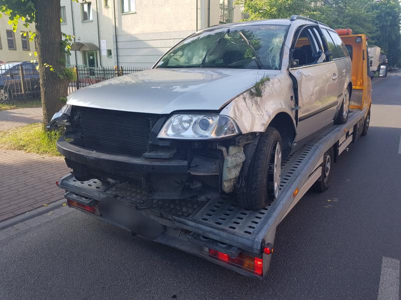 Pijany kierowca uciekał z miejsca zdarzenia  - trafił do policyjnego aresztu! 