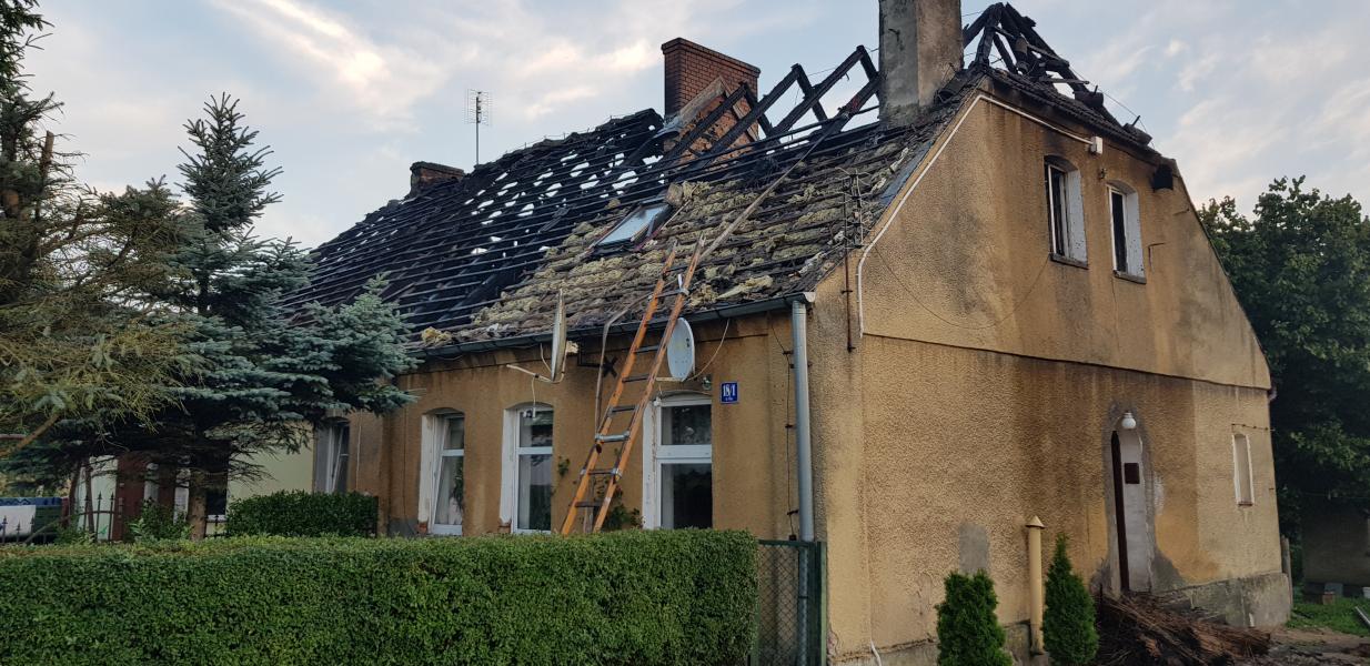 Nocny pożar domu w Białogardzie - ewakuowano  11 osób w tym 4 dzieci ! 
