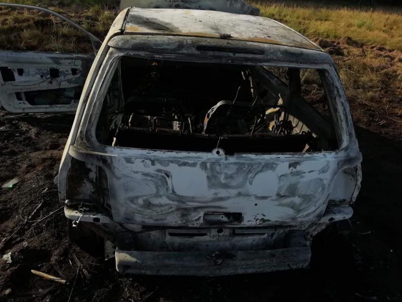 Pożar samochodu pod Tychowem - Seat spłonął doszczętnie. 