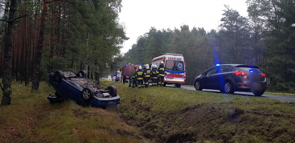 Dachowanie dwóch pojazdów - ranna kobieta w 6 miesiącu ciąży! ZDJĘCIA  