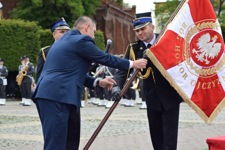Powiatowe Obchody Dnia Strażaka w Białogardzie. Awanse i odznaczenia.