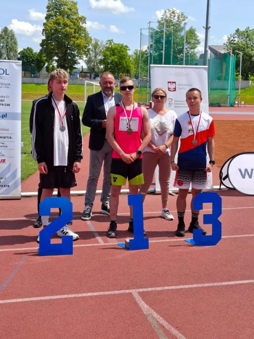 Oliwier Bońkowski z Iskry Białogard bezkonkurencyjny na mistrzostwach w Tarnowie – trzy złote medale