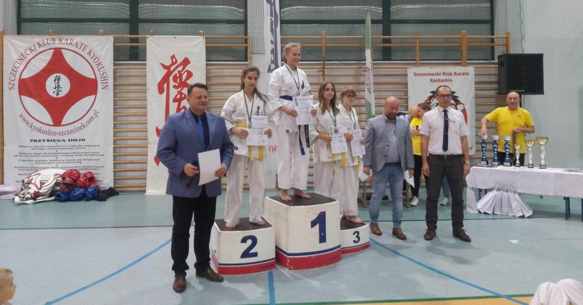 Złoto i srebro dla białogardzkich karateków.
