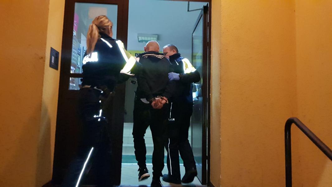 Policyjny pościg w Białogardzie  - 40 latek był poszukiwany listem gończym!  