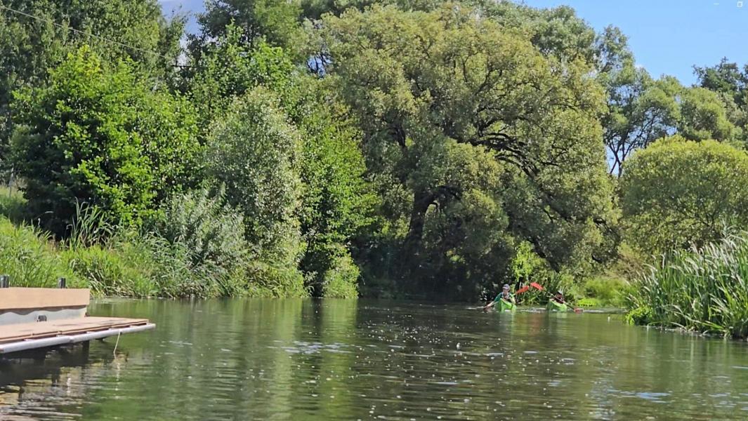 Płynęli, by pomóc Mauro – 12-godzinny maraton kajakowy na Parsęcie