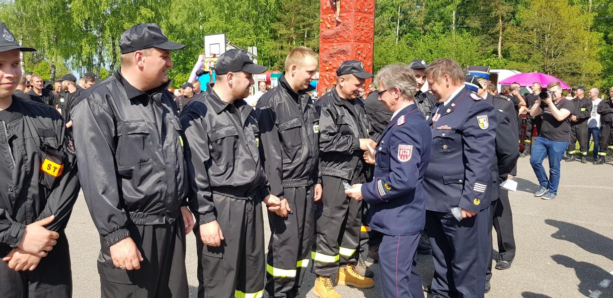 Zawody sportowo  - pożarnicze zakończył strażacki piknik.