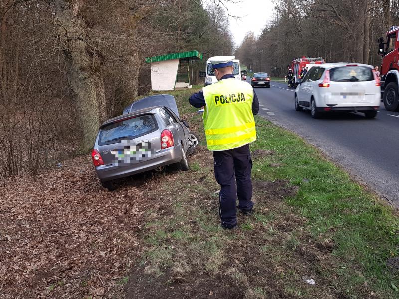 Wypadek pod Białogardem  - 10 miesięczne dziecko trafiło do szpitala!