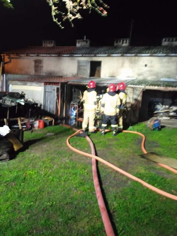 Pożar garaży w Karlinie