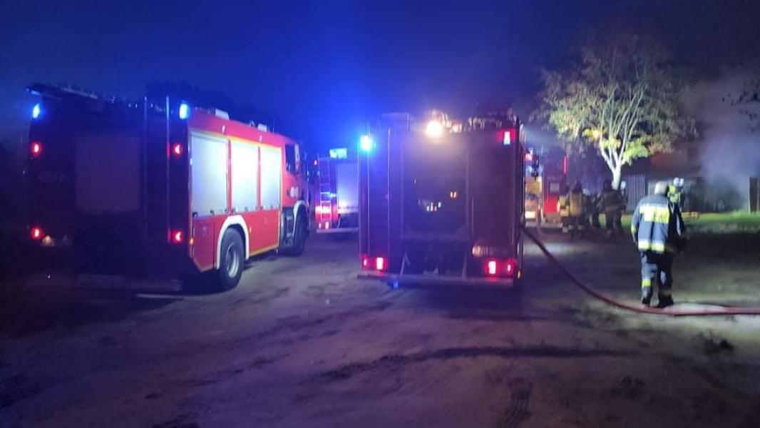 Pożar garaży w Karlinie