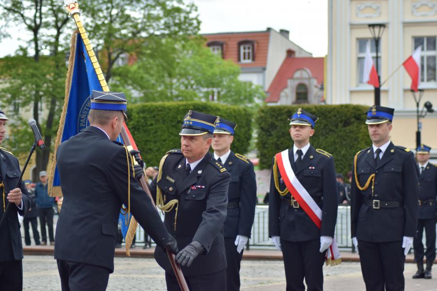 Powiatowe Obchody Dnia Strażaka w Białogardzie. Awanse i odznaczenia.