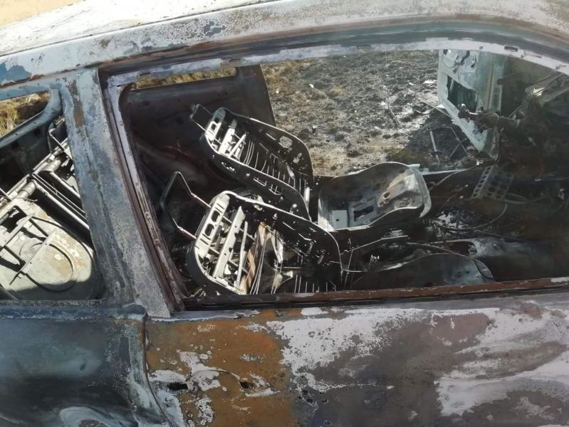 Pożar samochodu pod Tychowem - Seat spłonął doszczętnie. 