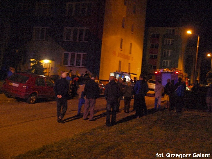 Nocna ewakuacja mieszkańców bloku przy ulicy Wyspiańskiego