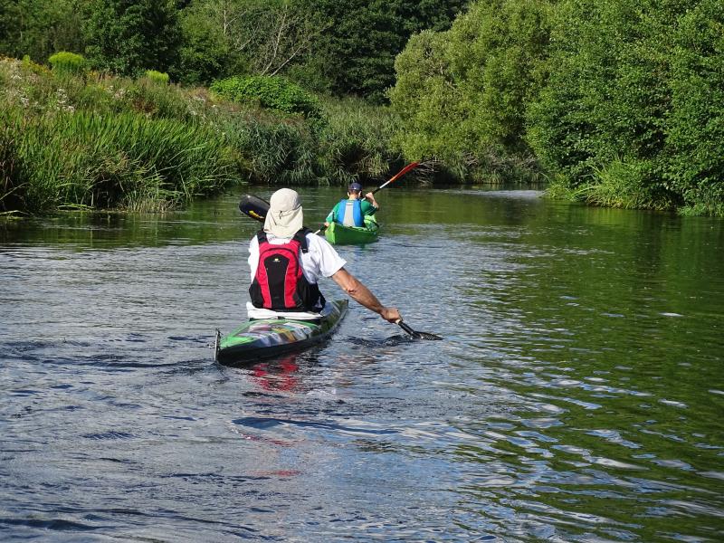 Płynęli, by pomóc Mauro – 12-godzinny maraton kajakowy na Parsęcie