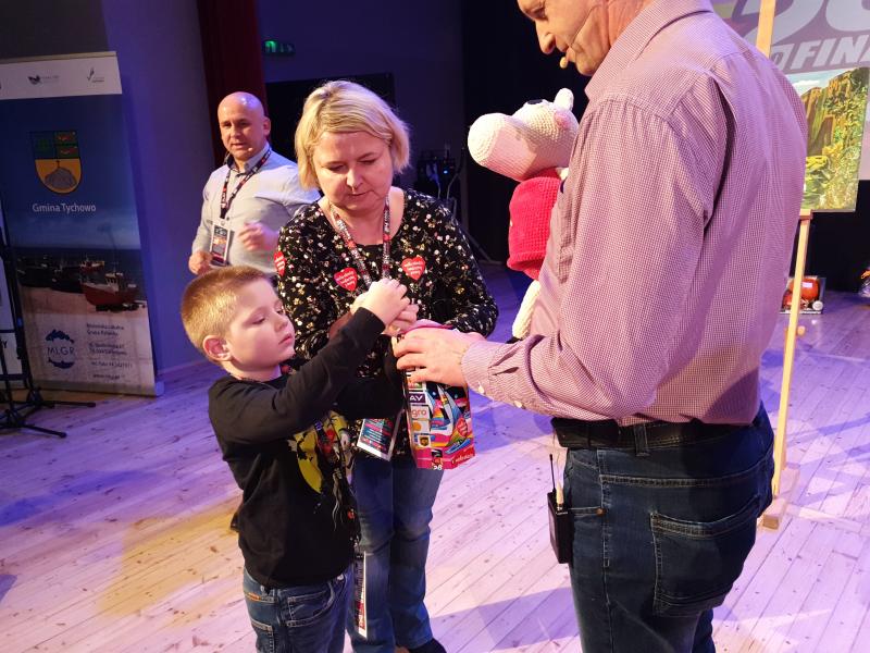 28. Finał WOŚP w Tychowie - zlicytowano złote serduszko.  Padł rekord zbiórki! ZDJĘCIA 