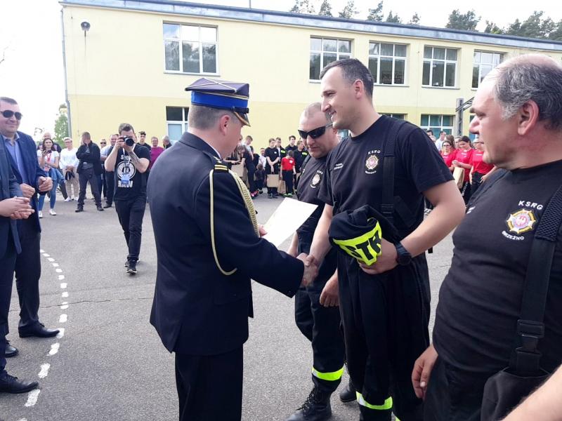 Zawody sportowo  - pożarnicze zakończył strażacki piknik.