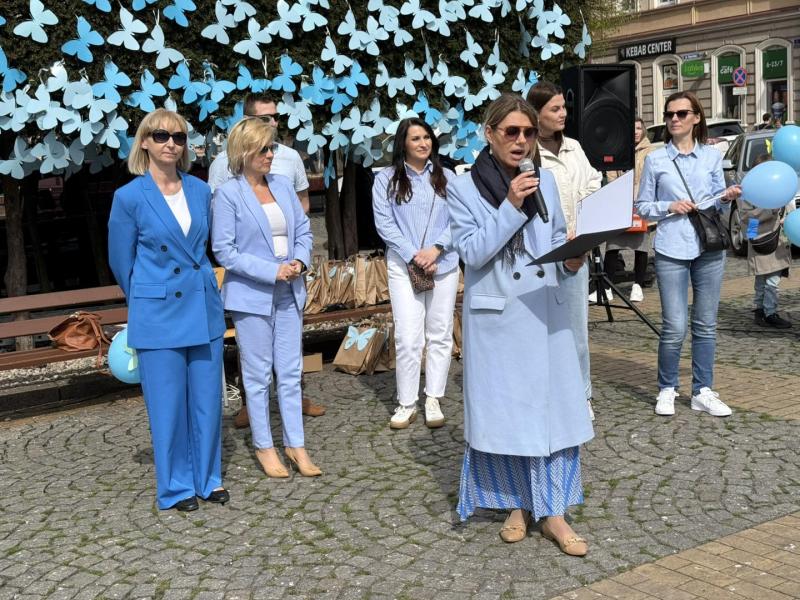 Marsz dla Autyzmu – Białogard w niebieskich barwach świadomości