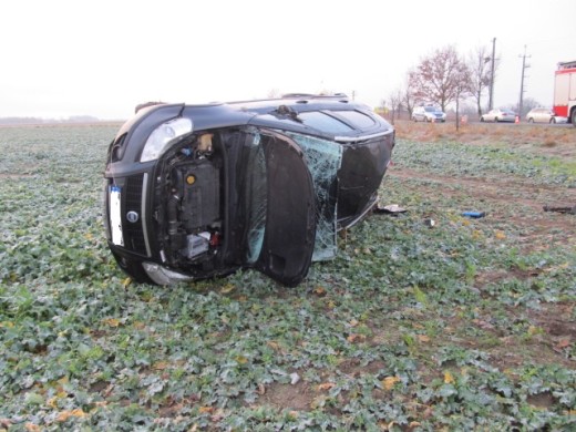 Wypadek pod Białogardem. W Lulewicach dachowało auto.