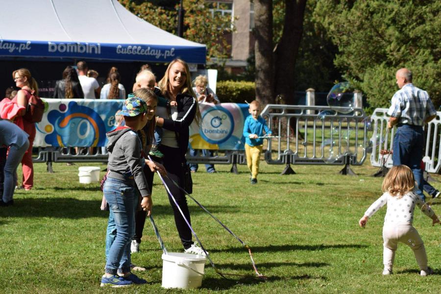 Zaczarowany świat mydlanych baniek - Bubble Day w Białogardzie. 