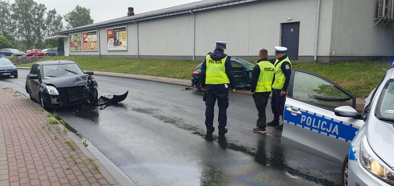 WYPADEK NA DRZYMAŁY W BIAŁOGARDZIE - SPRAWCA UCIEKŁ Z MIEJSCA ZDARZENIA