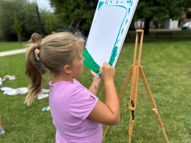 Plener Malarski w Białogardzie – miasto pełne kolorów i twórczej energii