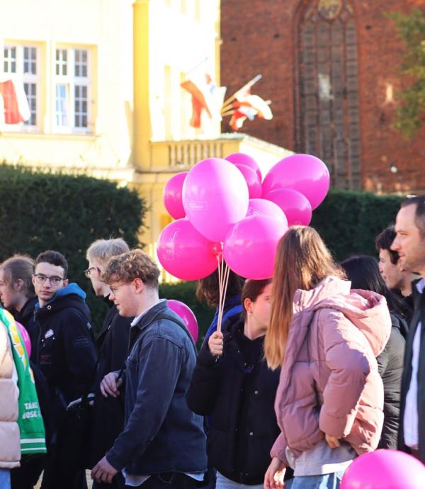 WYŁĄCZ RAKA  Różowy Marsz w Białogardzie