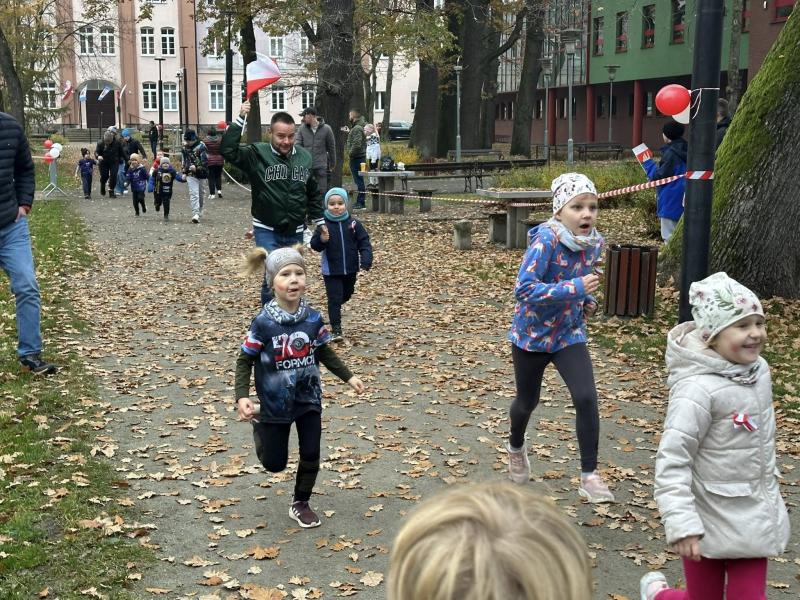 Niepodległość na sportowo – Białogard biegł w biało-czerwonych barwach