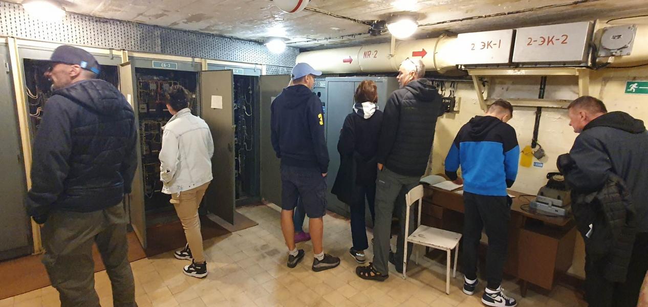 MUZEUM ZIMNEJ WOJNY PODBORSKO 3001 - Zwiedzanie z przewodnikiem przyciągnęło setki osób. 