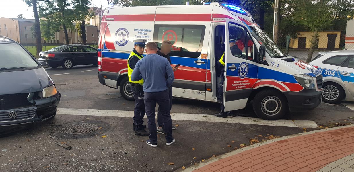 Zderzenie dwóch pojazdów! Kolejny kierowca bez uprawnień! 