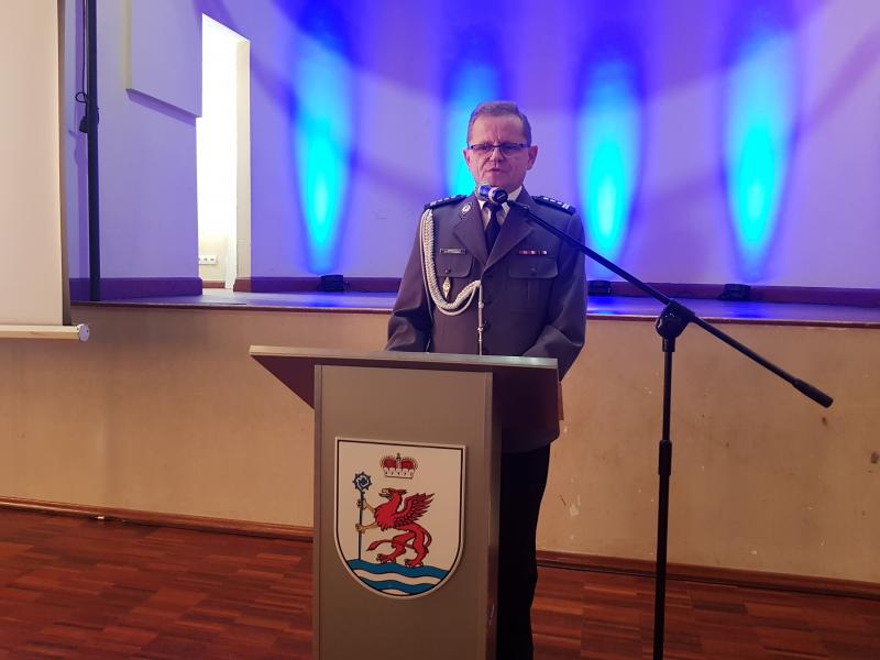 Odprawa Służbowa  i pożegnanie Komendanta Powiatowego Policji w Białogardzie - obszerna fotorelacja.