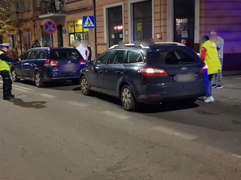 Kolizja w centrum Białogardu  - jedna osoba w szpitalu.