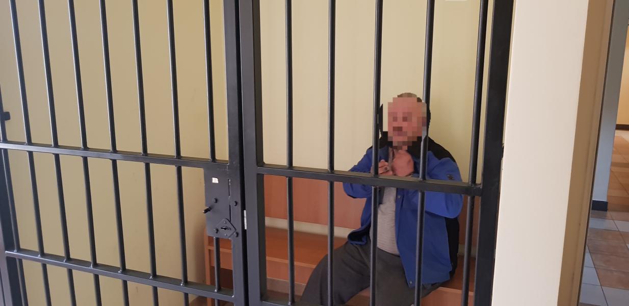 Bestialsko zamordował dwa psy i próbował je spalić w piecu! 50 latek usłyszał zarzut! 