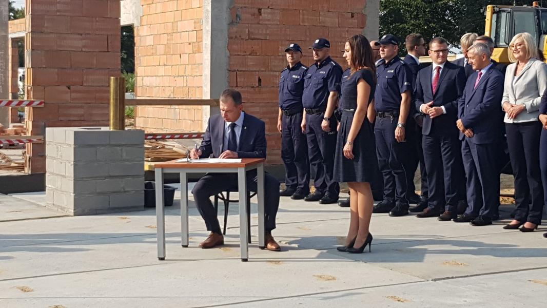 Poświęcenie i wmurowanie aktu erekcyjnego pod budowę nowego komisariatu policji w Białogardzie