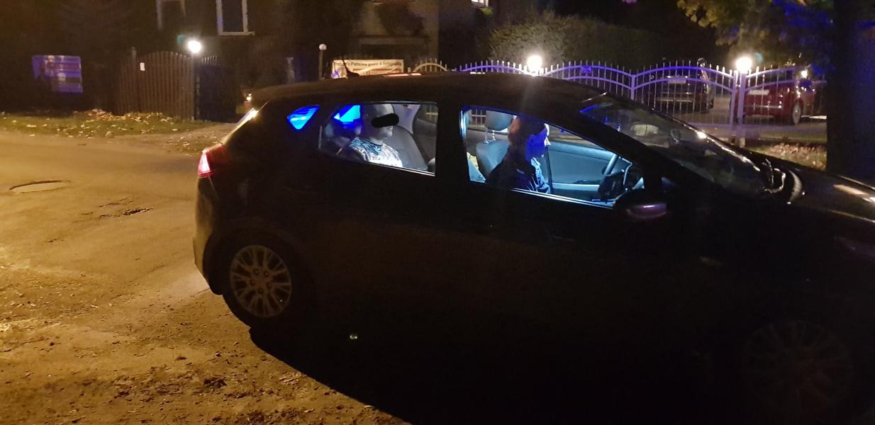 Kierowca z promilami i bez uprawnień trafił do policyjnego aresztu! 