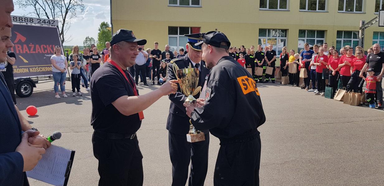 Zawody sportowo  - pożarnicze zakończył strażacki piknik.