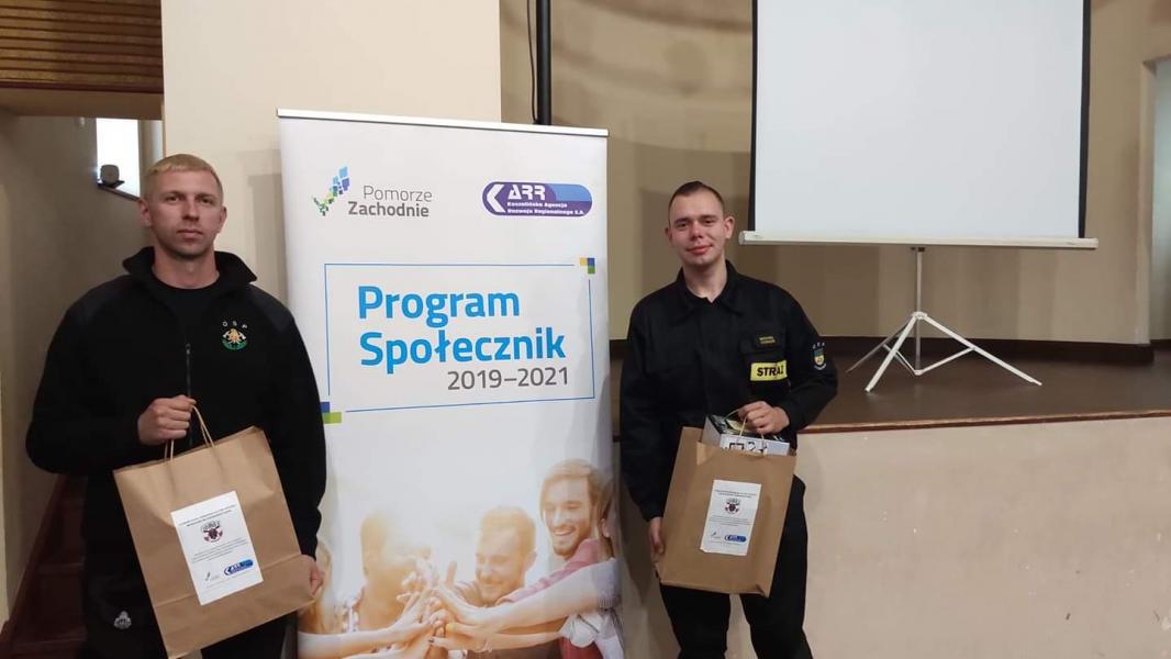 Tablety dla wszystkich jednostek OSP powiatu białogardzkiego - rusza system Czadzik.pl 