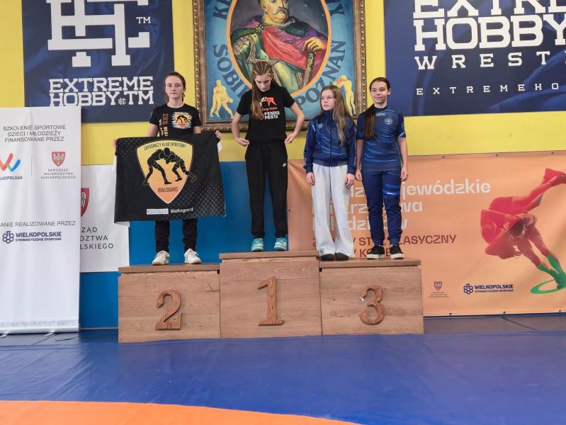 Kolejny udany weekend dla białogardzkich zapaśniczek.