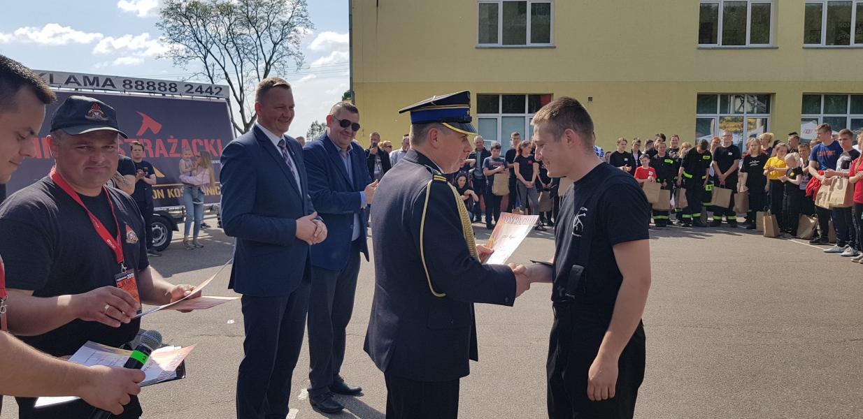 Zawody sportowo  - pożarnicze zakończył strażacki piknik.