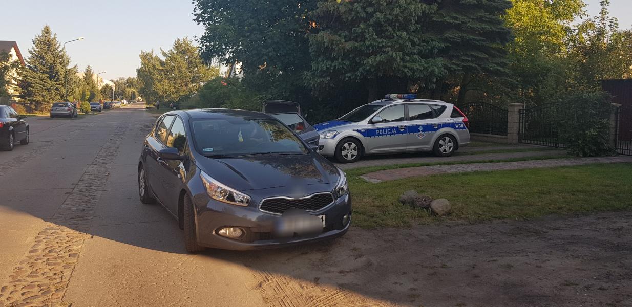 Uciekał przed policją  - rozbił auto i wpadł.