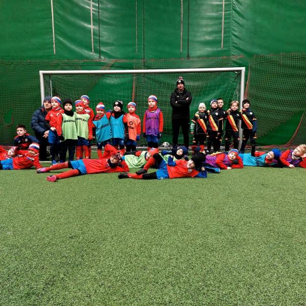 Młodzi piłkarze UKS Unia Białogard rywalizowali w Koszalinie.