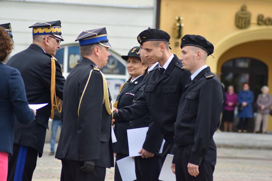 Powiatowe Obchody Dnia Strażaka w Białogardzie. Awanse i odznaczenia.