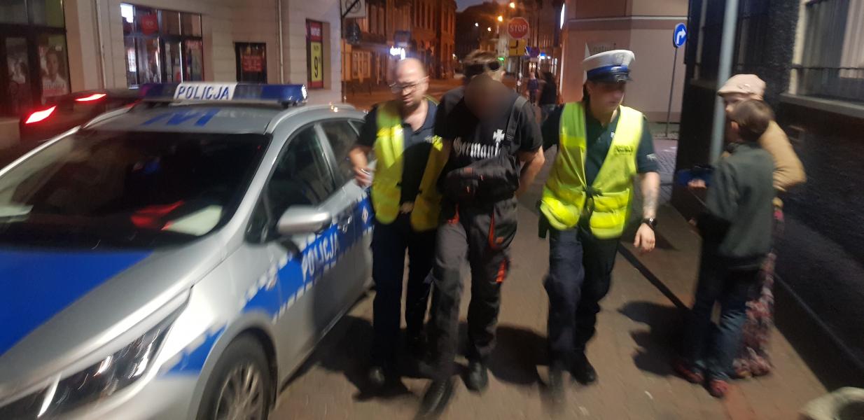 Pijany i bez uprawnień jechał do Szczecina - wpadł pod Białogardem i trafił do aresztu! ZDJĘCIA  