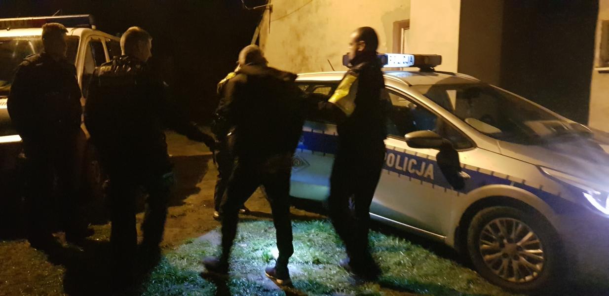 Policyjny pościg w Białogardzie  - 40 latek był poszukiwany listem gończym!  
