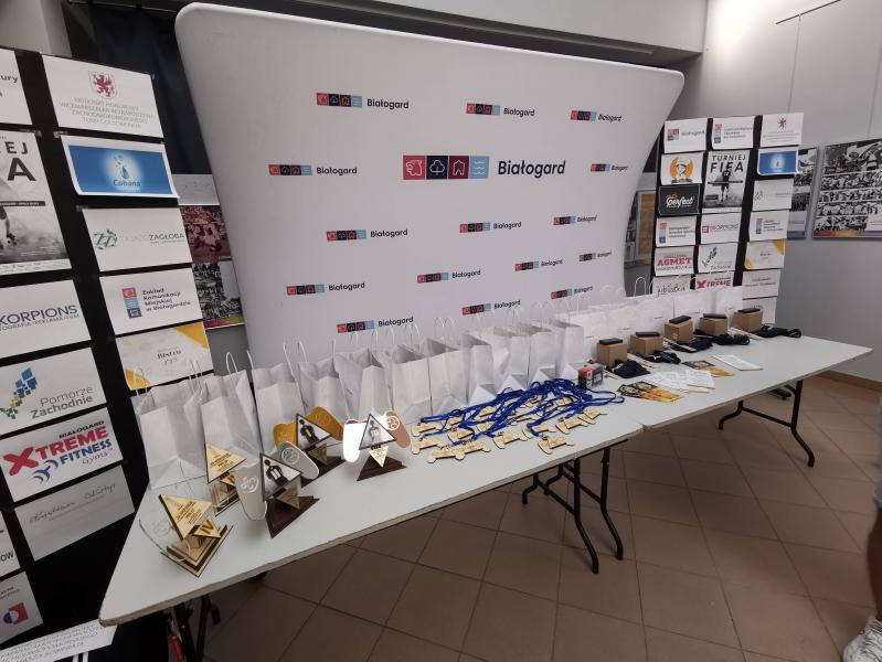 IV Białogardzki Turniej FIFA - Mali i Duzi grają dla Zuzi. 