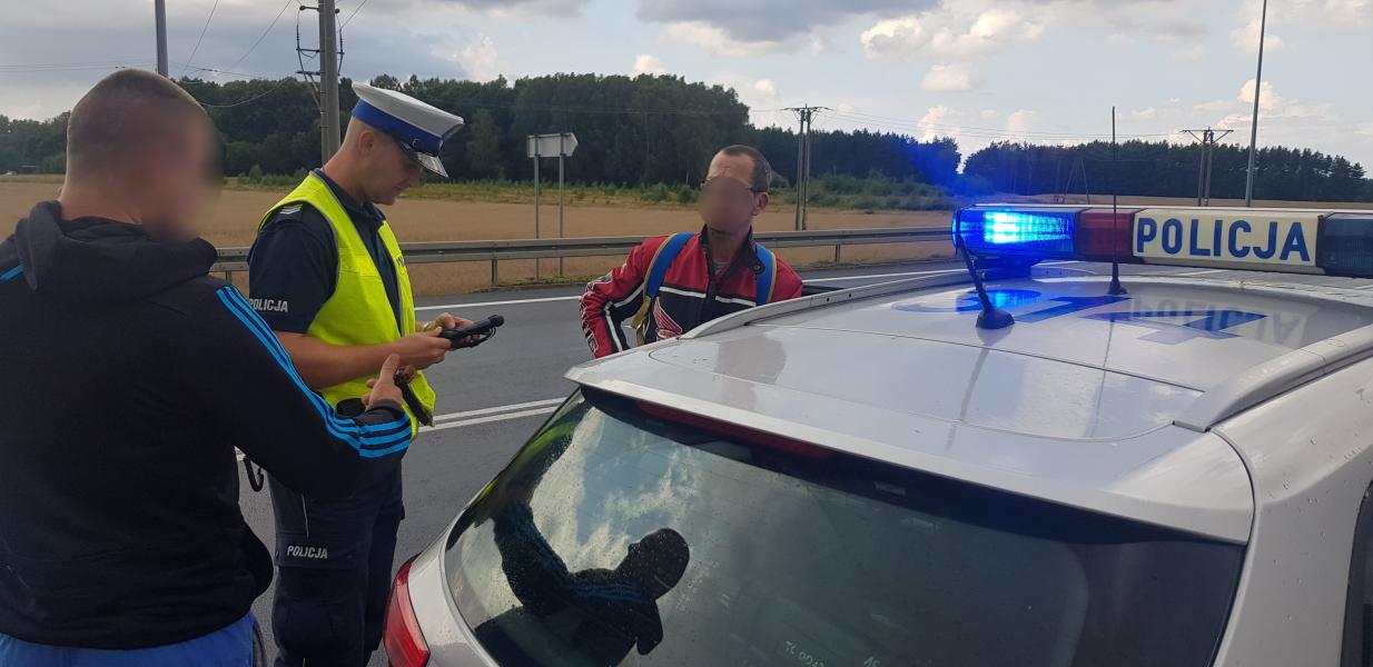 Uderzył w tył volkswagena  - wydmuchał ponad dwa promile! 