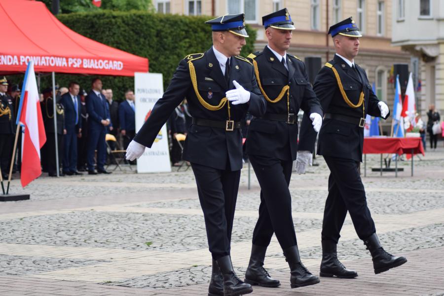 Powiatowe Obchody Dnia Strażaka w Białogardzie. Awanse i odznaczenia.
