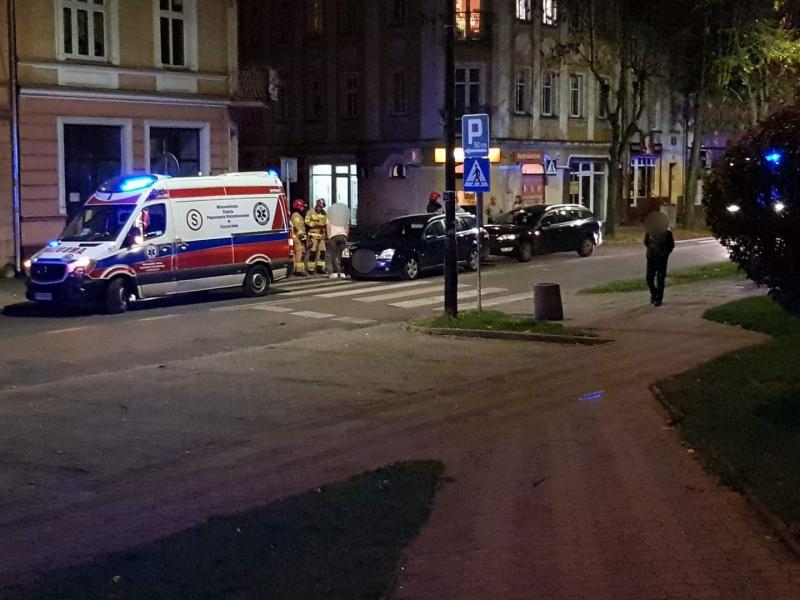 Kolizja w centrum Białogardu  - jedna osoba w szpitalu.