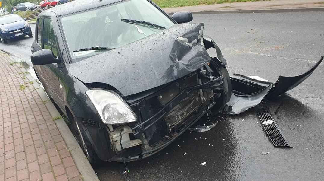 WYPADEK NA DRZYMAŁY W BIAŁOGARDZIE - SPRAWCA UCIEKŁ Z MIEJSCA ZDARZENIA